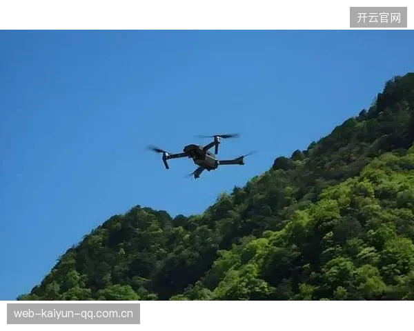 跳伞盛事新纪元：无人机编队点亮空中奇观